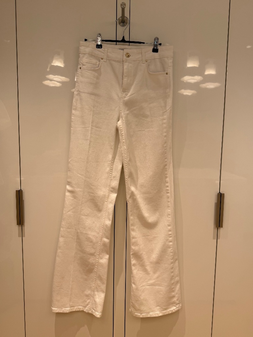 Zara White Bootcut Jeans — Size 4 (EUR 36) — Gold Hardware